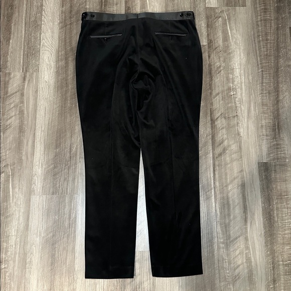 Express 2 Piece Velvet Black Slim Fit Tuxedo - 48L - Picture 11 of 16
